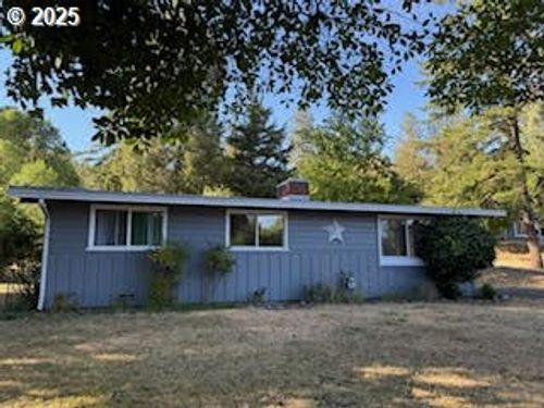 915 E Fourth Ave, Sutherlin, OR, 97479-9658 | Card Image