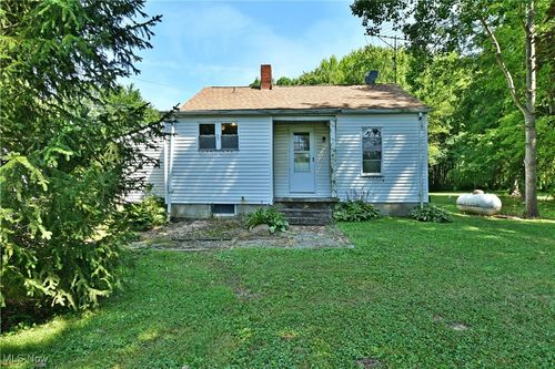 4586 Oviatt Windham Rd, Newton Falls, OH, 44444-9571 | Card Image