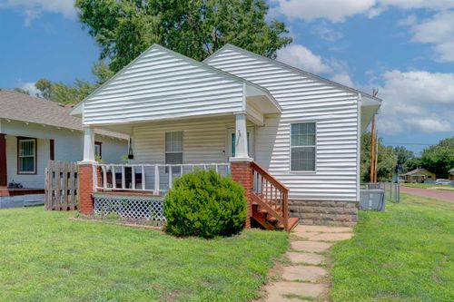 1326 S Summit St, Arkansas City, KS, 67005-3345 | Card Image