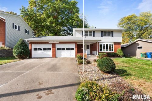 2706 Ridgewood Ave, Davenport, IA, 52803-2260 | Card Image