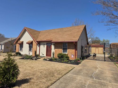 4262 Autumn Sun Rd, Millington, TN, 38053-2265 | Card Image