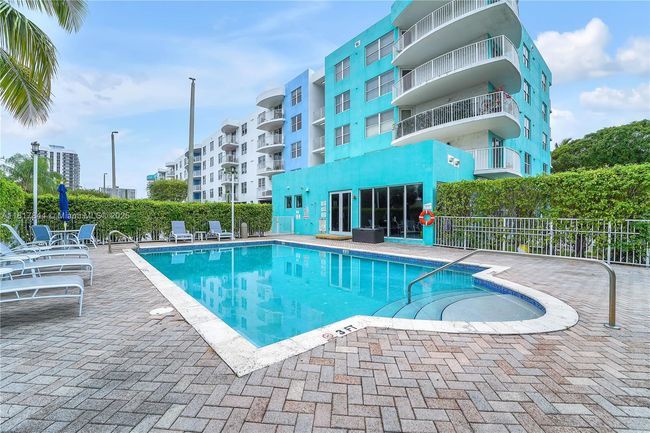 APT-304 - 1555 N Treasure Dr, Condo with 2 bedrooms, 2 bathrooms and null parking in North Bay Village FL | Image 21