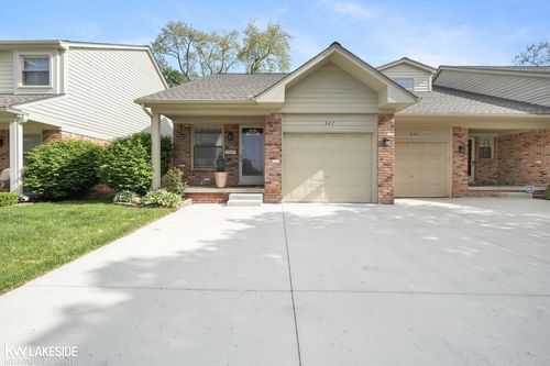 427 Oakgrove Ct, Clawson, MI, 48017-2520 | Card Image