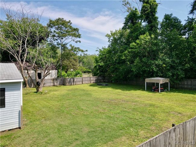Expansive private yard | Image 42