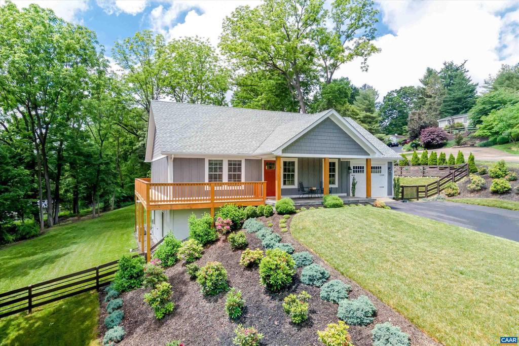 Hillside Pl, Staunton, VA 24401