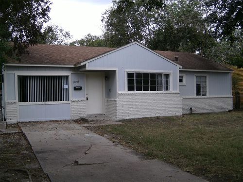10109 Fairland Dr, Houston, TX, 77051-3640 | Card Image