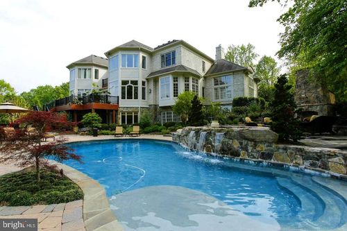 9864 Walker Glen Ct, GREAT FALLS, VA, 22066-1931 | Card Image