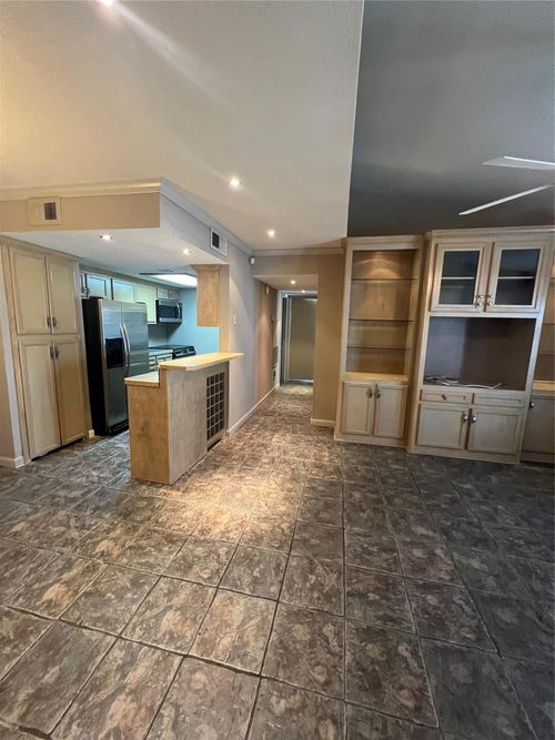 apt-711-9009 Richmond Ave, Houston, TX, 77063-4931 | Card Image