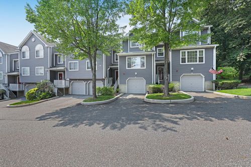 25 Skyline Ter, Nanuet, NY, 10954-1009 | Card Image