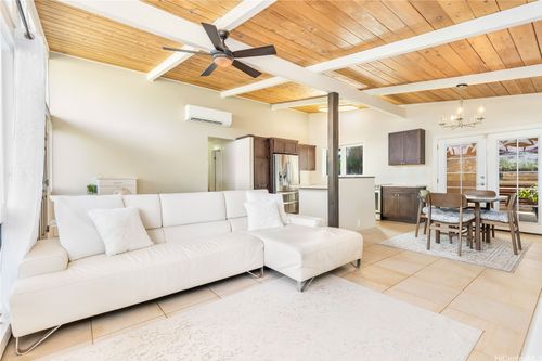 1599 Molina St, Honolulu, HI, 96818-1838 | Card Image