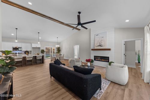 6 Pine Valley Cir, Jackson Springs, NC, 27281-9755 | Card Image