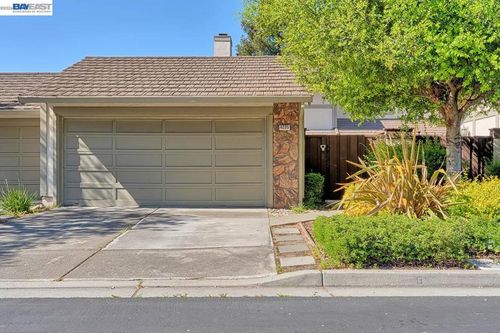 4235 Tanager Cmn, Fremont, CA, 94555-3039 | Card Image