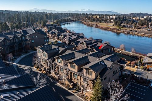 857 Sw Crestline Dr, Bend, OR, 97702-3499 | Card Image