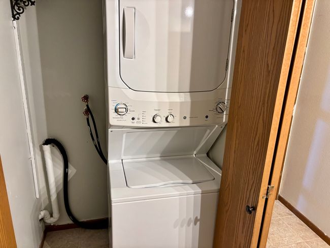 APT-203 - 1712 Creek Rd, Condo with 2 bedrooms, 1 bathrooms and null parking in West Bend WI | Image 18
