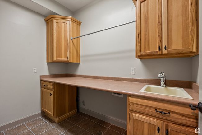 Basement Laundry | Image 61