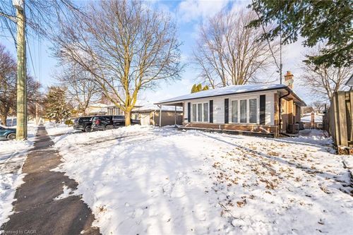 {{alt}} | Card Image