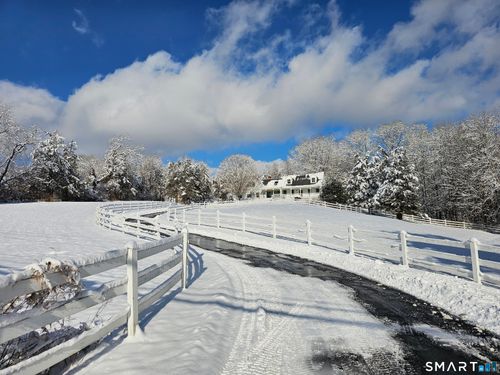 819 Main St N, Woodbury, CT, 06798-2227 | Card Image