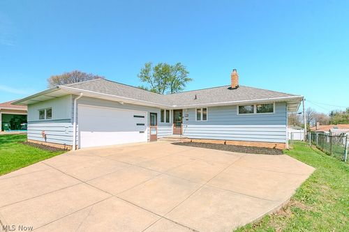 2784 Burden Dr, Parma, OH, 44134-6432 | Card Image