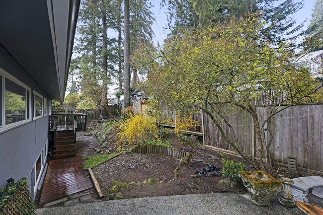 464 Somerset Street, House other with 4 bedrooms, 2 bathrooms and 2 parking in North Vancouver BC | Image 18