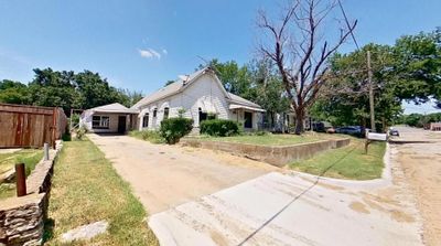 311 Throckmorton Street, House other with 3 bedrooms, 1 bathrooms and null parking in Weatherford TX | Image 2