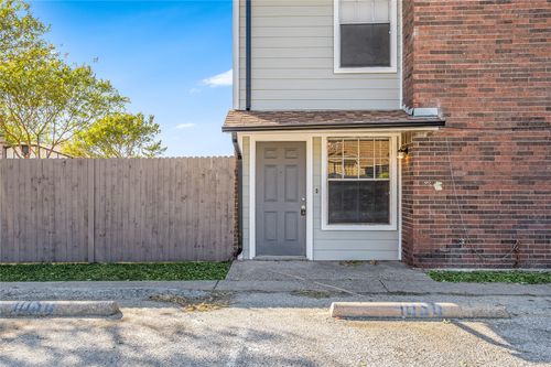 1050-1044 Southmoor Dr, Arlington, TX, 76010-5800 | Card Image