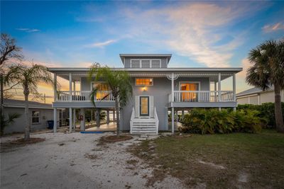 780 S Mccall Road, House other with 5 bedrooms, 3 bathrooms and null parking in Englewood FL | Image 1