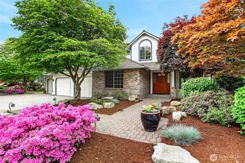 19223 63rd Avenue Ne, Kenmore, WA, 98028 | Card Image