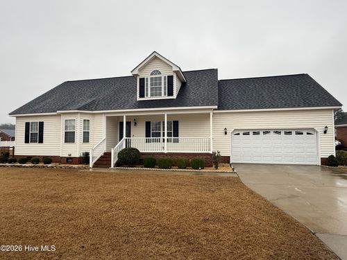 102 N Woodridge Dr, Pikeville, NC, 27863-9508 | Card Image