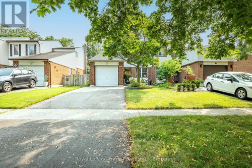 560 Reynolds Street, Whitby (Downtown Whitby), ON, L1N6H5 | Card Image