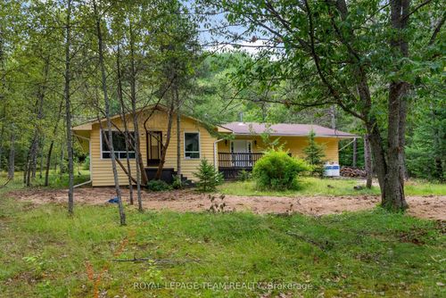 4 Murchison Rd, Madawaska, ON, K0J2C0 | Card Image
