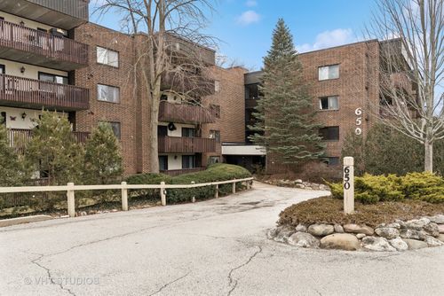 402-650 Whitney Court, Gurnee, IL, 60031 | Card Image