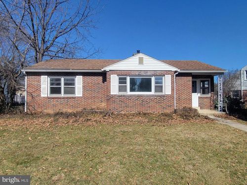 15 W Governor Rd, HERSHEY, PA, 17033-1723 | Card Image