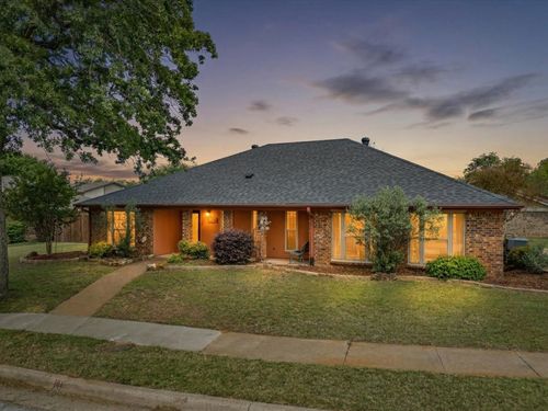2801 Meadow Crk, Bedford, TX, 76021-4921 | Card Image