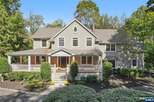 24 Scott Ct, Allendale, NJ, 07401-1844 | Card Image