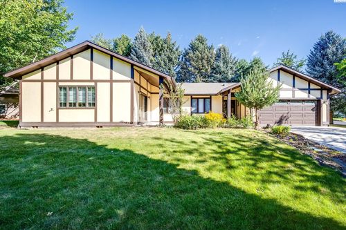 1007 Se Glen Echo Rd, Pullman, WA, 99163-2411 | Card Image