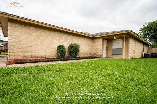 1811 San Rafael St, Fort Worth, TX, 76134-4841 | Card Image