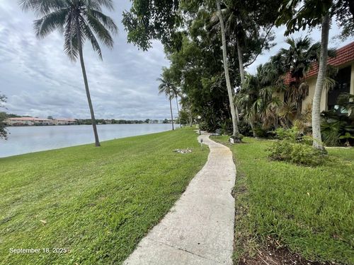 apt-208b-840 Ne 199th St, Miami, FL, 33179-3015 | Card Image