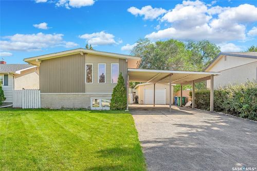 834 Marr Ave, Saskatoon, SK, S7L3Z5 | Card Image