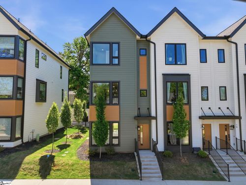 15 Conwell St, Greenville, SC, 29601-4125 | Card Image