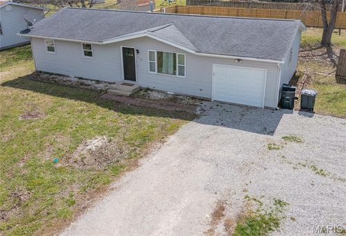 710 Field St, Altamont, IL, 62411-1612 | Card Image