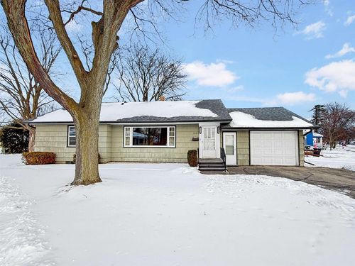 2116 16th Avenue, Menominee, MI, 49858 | Card Image