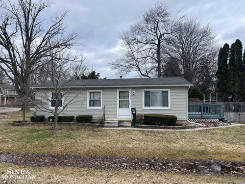 1675 Pennsylvania Ave, Marysville, MI, 48040-1738 | Card Image