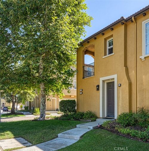 26972 Pebble Beach Dr, Valencia, CA, 91381-0665 | Card Image