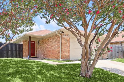 2201 Jamestown Ct, Carrollton, TX, 75006-1662 | Card Image