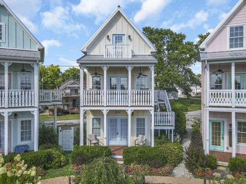 186 Grandstaff Ave, Buckeye Lake, OH, 43008-7823 | Card Image