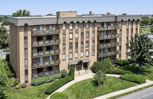 4d-175 Maple Avenue, North Hempstead, NY, 11590 | Card Image