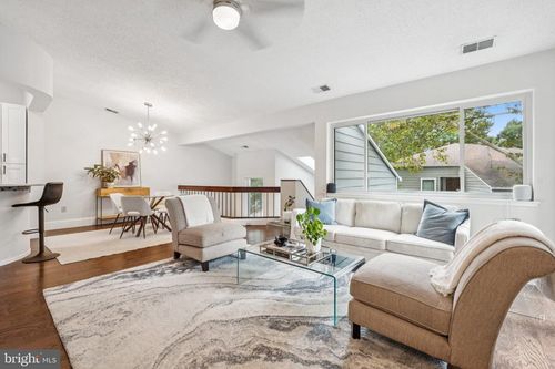1904b-1904 Villaridge Dr, RESTON, VA, 20191-4835 | Card Image