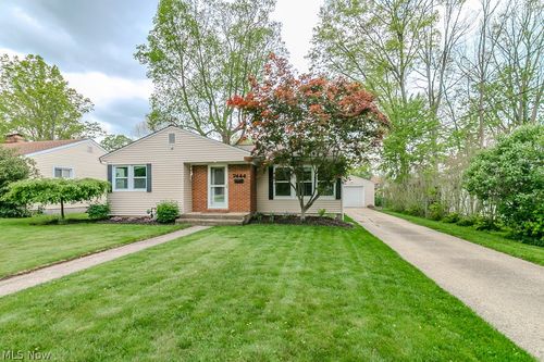 7444 Rockingham Rd, Mentor, OH, 44060-6108 | Card Image