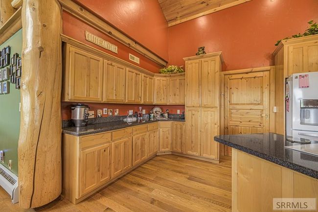1665 Whisper Ridge Rd, House other with 6 bedrooms, 3 bathrooms and 2 parking in Ashton ID | Image 11