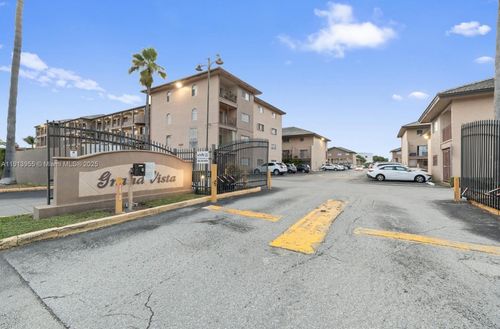 2-8851 Nw 119th St, Hialeah Gardens, FL, 33018-7901 | Card Image